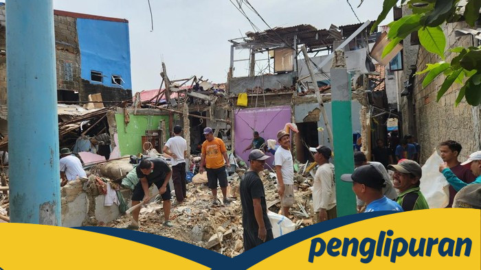 Warga Bersatu Bersihkan Lokasi Ledakan Gas di Pamulang, Tangerang Selatan