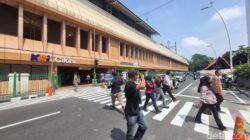 **Pelican Crossing Cikini: Solusi Inovatif untuk Penumpang KRL yang Mau Tak Lompat Pagar**