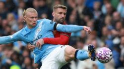MU Digasak Man City, Luke Shaw Dikritik Pedas – Alternatif 1