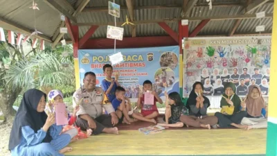 Aipda Wawan Gagas Pojok Baca di Kampar, Sosialisasikan Kamtibmas dalam Belajar