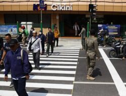**Petugas Siaga, Uji Coba Pelican Cross di Cikini Berlangsung**