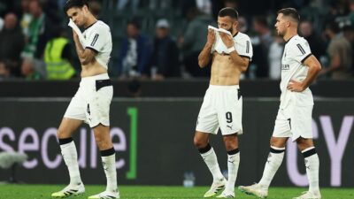 “Pelatih Gladbach Blak-blakan: Kevin Diks dan Rekan-rekan Tak Berikan yang Terbaik!”