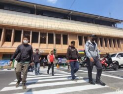 Pelican Crossing Disambut Warga, Tak Lagi Lompat Pagar Stasiun Cikini – Alternatif 1