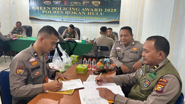 Polres Rohul Sodorkan 12 Bhabin Kandidat Green Policing Awards: Langkah Progresif untuk Masa Depan yang lebih Hijau!