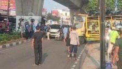 Truk Gangguan di Seskoal, TransJ Koridor 13 Terlambat, Pagi Ini Ribut!