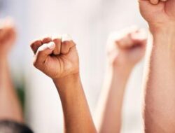 Ojol Ancam Shutdown Aplikasi, Demo Kemenhub-DPR Besok!