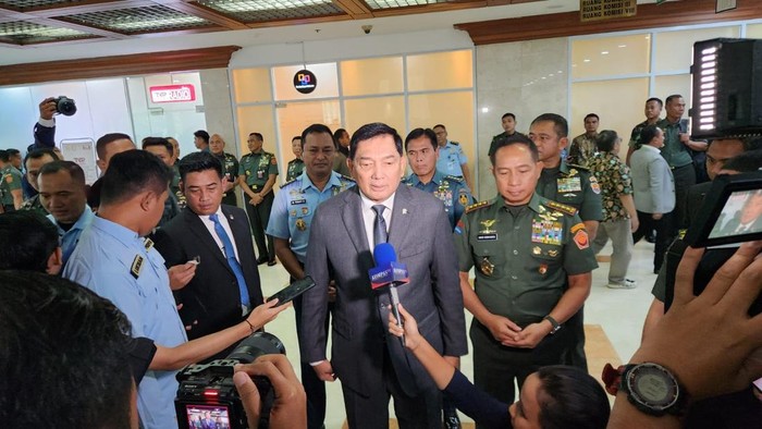 Menhan Sjafrie Bongkar Kisah Menakjubkan di Balik Penjemputan Dasco ke Komisi I DPR