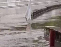 Banjir Menerjang Jalan Ciledug Raya, Diduga Karena Turap Jebol! Ini Penjelasannya