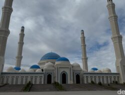**Melihat Republic Kazakhstan Grand Mosque, Masjid Terbesar di Asia Tengah, Menjadi Simbol Kebanggaan Astana**
