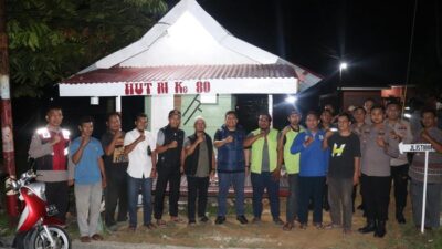 Kapolres Pelalawan Cek Pos Kamling, Ajak Warga Aktif Jaga Lingkungan: Satu Langkah Menuju Kebangkitan Masyarakat!