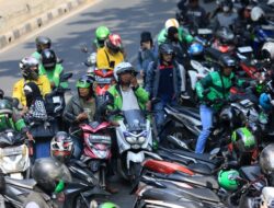 Aplikasi Negara: Ujung Pisau atau Pelampung bagi Driver Ojol?