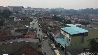 Polisi Lacak Pria Pukuli Mobil Gegara Parkir di Jl Suryakencana Bogor