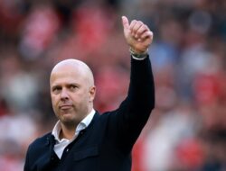 Liverpool Disebut Favorit Juara Liga Champions, Arne Slot Kalem – Alternatif 1