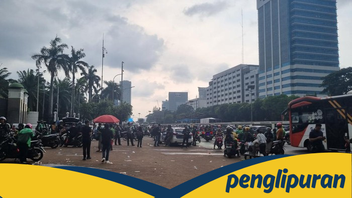 Perwakilan Sudah Temui Legislator, Massa Ojol Mulai Bubarkan Diri dari DPR - Alternatif 1