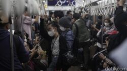 “Fenomena ‘Job Hugging’ Gen Z: Kerja Tak Bahagia, Tetapi Tidak Ingin Resign”