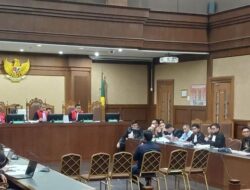 “Saksi Ungkap Terdakwa Suap Migor: Golf di Dubai bersama Eks Ketua MA, Bisakah Ini Jadi Bukti?”