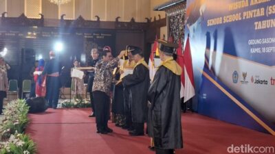 1.618 Lansia Jakarta Dikagetkan, Usia 87 Tahun Wisuda!