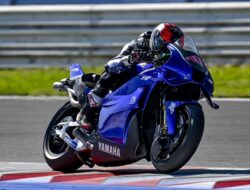 Yamaha MotoGP: Mesin V4 vs Inline, Mana yang Lebih Unggul?