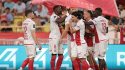 **Pemain Monaco Buka Baju Cuma Pakai Celana Dalam, AC Pesawatnya Mati! Kisah Tak Terduga di Liga Champions**