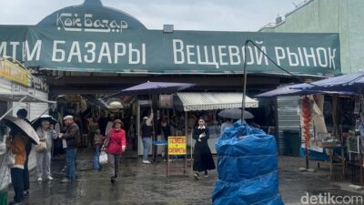 13 Ribu Langkah di Almaty: Perjalanan dari Tradisi Tua hingga Pahlawan Perang