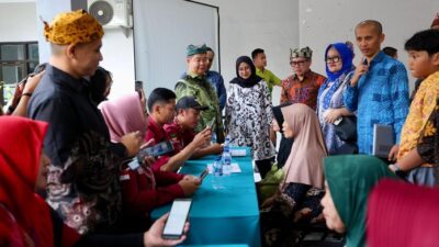 “Digitalisasi Bansos: Bupati Banyuwangi Tinjau Uji Coba, Pendaftaran Cepat atau Lambat?”