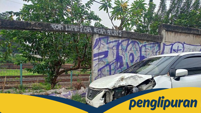 Kecelakaan Mengerikan: Warga Ungkap Detik-detik Mobilnya Ditabrak TransJ hingga Hancur di Cakung