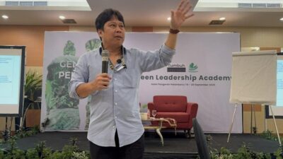 Prof Robert Ungkap: Masyarakat Adat, Kunci Menyelamatkan Bumi dari Kehancuran