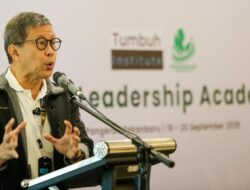 Rocky Gerung: Kapolda Riau, Pahlawan Tanpa Seragam dalam Bersihkan Sungai.