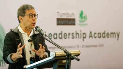 Rocky Gerung: Kapolda Riau, Pahlawan Tanpa Seragam dalam Bersihkan Sungai.