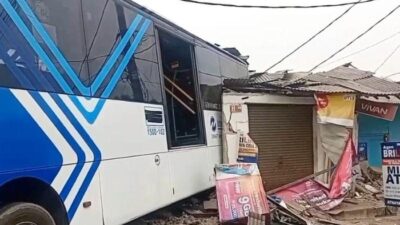5 Fakta TransJ Tabrak Mobil-Rumah di Cakung: Tragedi yang Guncang Komunitas!