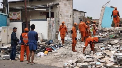 “Cakung Dalam Krisis: Ruko-Rumah Tercambuk Bus Transjakarta, Apa yang Terjadi Selanjutnya?”