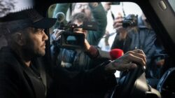“Dani Alves Terancam Hukuman Berat, Imbas Kasus Pemerkosaan, Wajib Bayar Rp 36 M ke Mantan Klub”