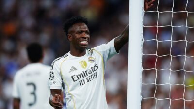 “Alonso Isyaratkan Vinicius Kesal karena Dicadangkan: Reaksi Menyakitkan di Balik Skuat Madrid”