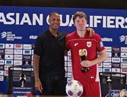 “Patrick Kluivert: Menikmati Tekanan, Membangun Timnas Indonesia dari Nol”