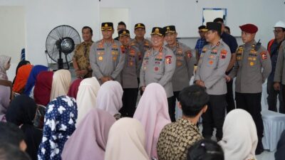 **Wakapolri Komjen Dedi Prasetyo Tinjau Langsung Proyek SPPG Polri di Jateng, 4.000 Masyarakat Siap Terbantu**