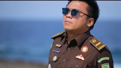 “Terjebak Di tengah Ombak, Kisah Jaksa Rote Ndao yang Berjuang demi Keadilan”
