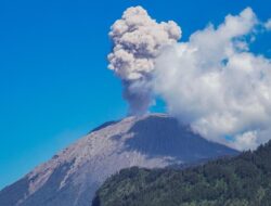 Gunung Semeru Meletus 4 Kali Hari Ini, Apakah Status Waspada Menjelma Menjadi Krisis?