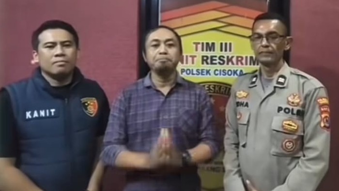 Viral Pria Pamer Senjata di Tangerang, Ternyata Mainan yang Bikin geli!