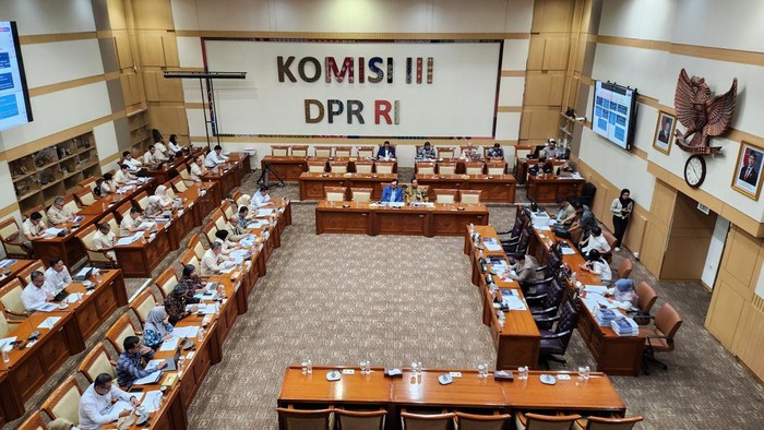 Wamen HAM Usul Sadap, Namun Menolak Penahanan di Kantor Penyidik, Apakah Ini Akan Membuat Hukum Semakin Kacau?