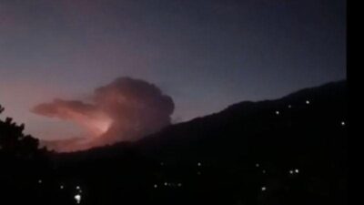 Kilat Heboh di Guntur dan Papandayan, Ini Penyebabnyanya!