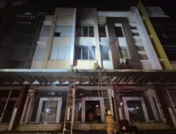 Gudang Karpet di Priok Terbakar Akibat Korsleting, Kerugian Capai Rp 2,5 M: Bencana yang Mengguncang Komunitas