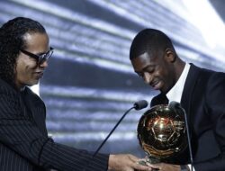 **Detik-detik Ronaldinho Umumkan Dembele Jadi Pemenang Ballon d’Or 2025**