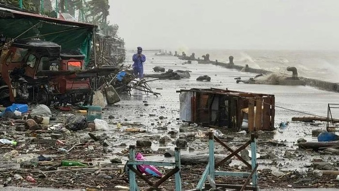 **Topan Super Ragasa Menerjang China, 10 Kota Tutup Sekolah dan Bisnis**