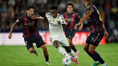 **Vinicius Gegerkan Levante, Unai Elgezbal Protes keras**