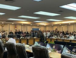 Raja Juli Salah Sapa Titiek, Bisa Dipecat? Inilah Momen Kontroversi Komisi I DPR!