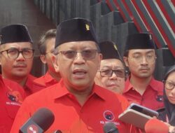 [Jokowi Minta Relawan Dukung Prabowo-Gibran 2 Periode, Hasto Bilang Begini]: Gerebek Politik, Apa yang Dilakukan Hasto?