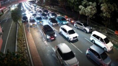 GT Semanggi I Ditutup, Jalan Gatsu Kuningan Macet Mengerikan!