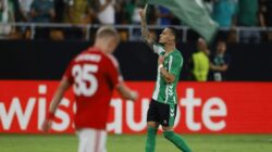 “Antony Unjuk Gigi: Assist dan Gol yang Selamatkan Tim dari Kekalahan”