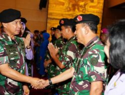 **177 Perwira Tinggi TNI Naik Pangkat, Eks Ajudan Jokowi Raih Irjen**