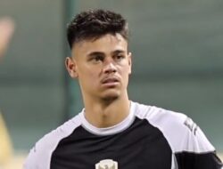 **Mees Hilgers Cs Ditepikan Timnas, Kluivert Prioritaskan Pemain Bugar untuk Kualifikasi Piala Dunia 2026**